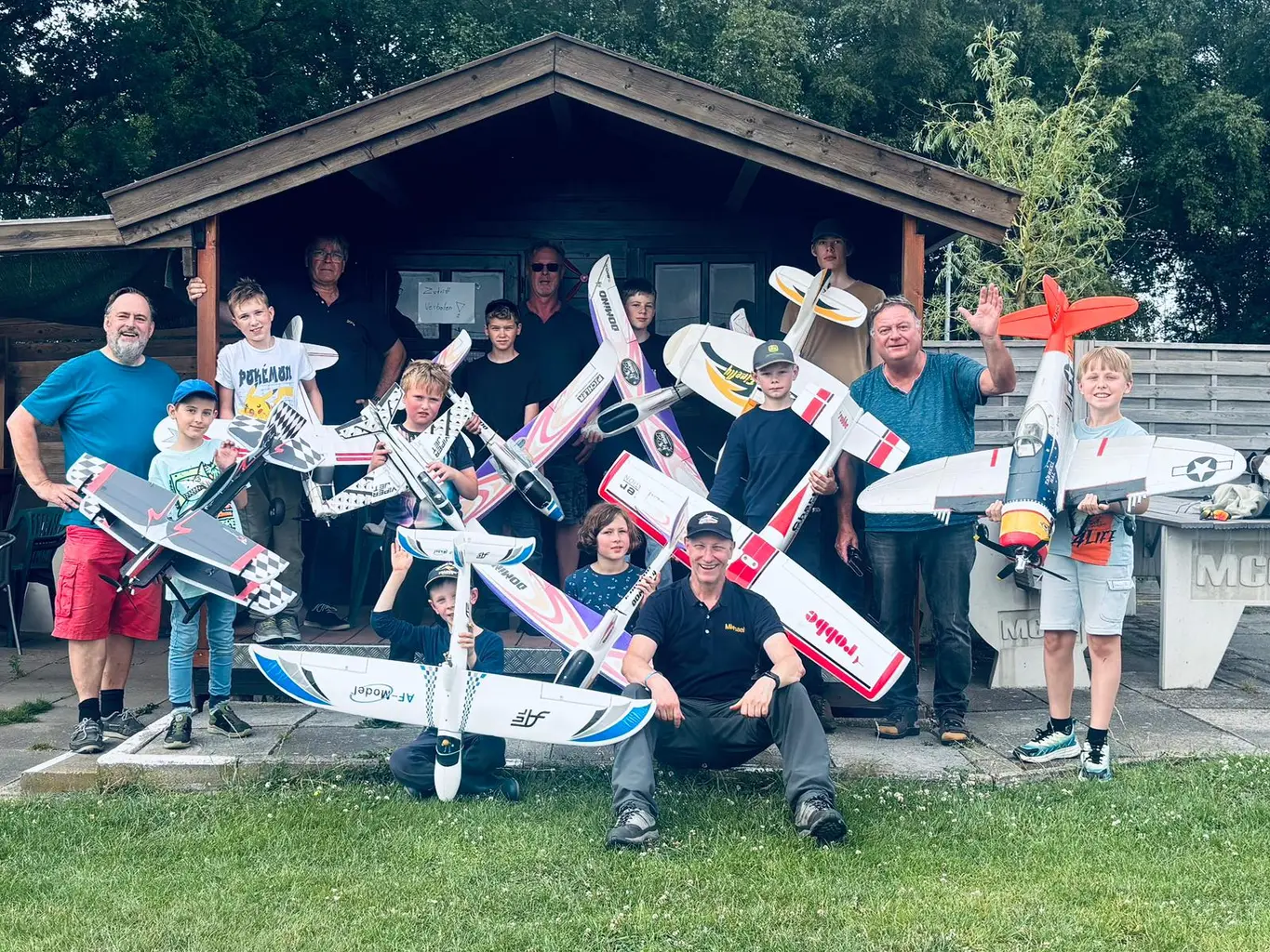 Die MCOE Jugendgruppe verabschiedet sich in die Ferienpause.