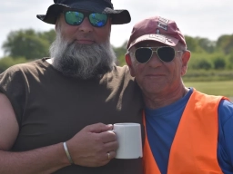 Kuscheltierfliegen 2026 - Flugleiter in der Kaffeepause (Foto: Thom)